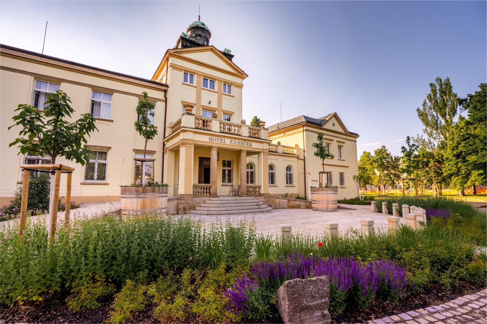 Hotel Zamecek Podebrady Luaran gambar