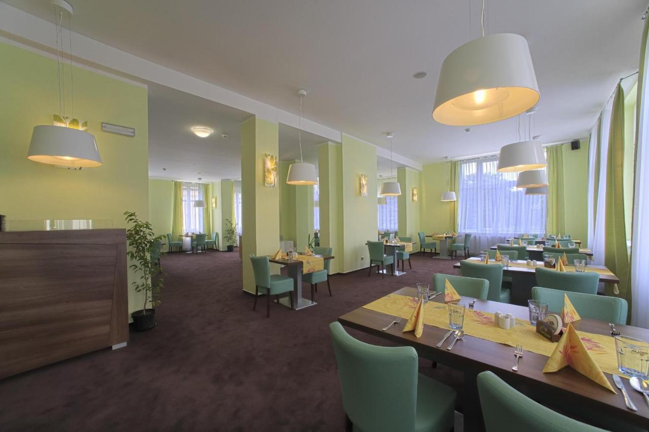 Hotel Zamecek Podebrady Luaran gambar