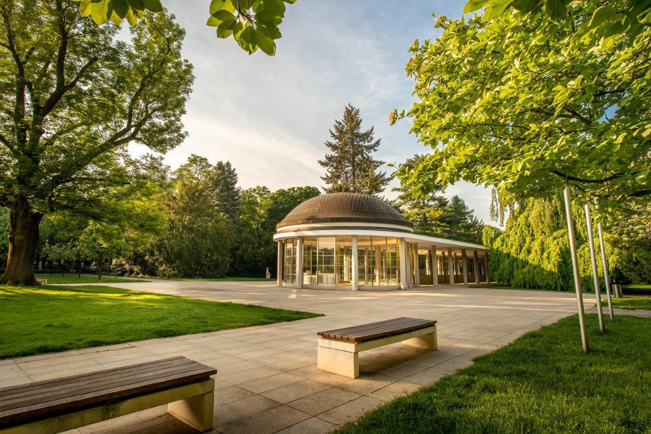 Hotel Zamecek Podebrady Luaran gambar
