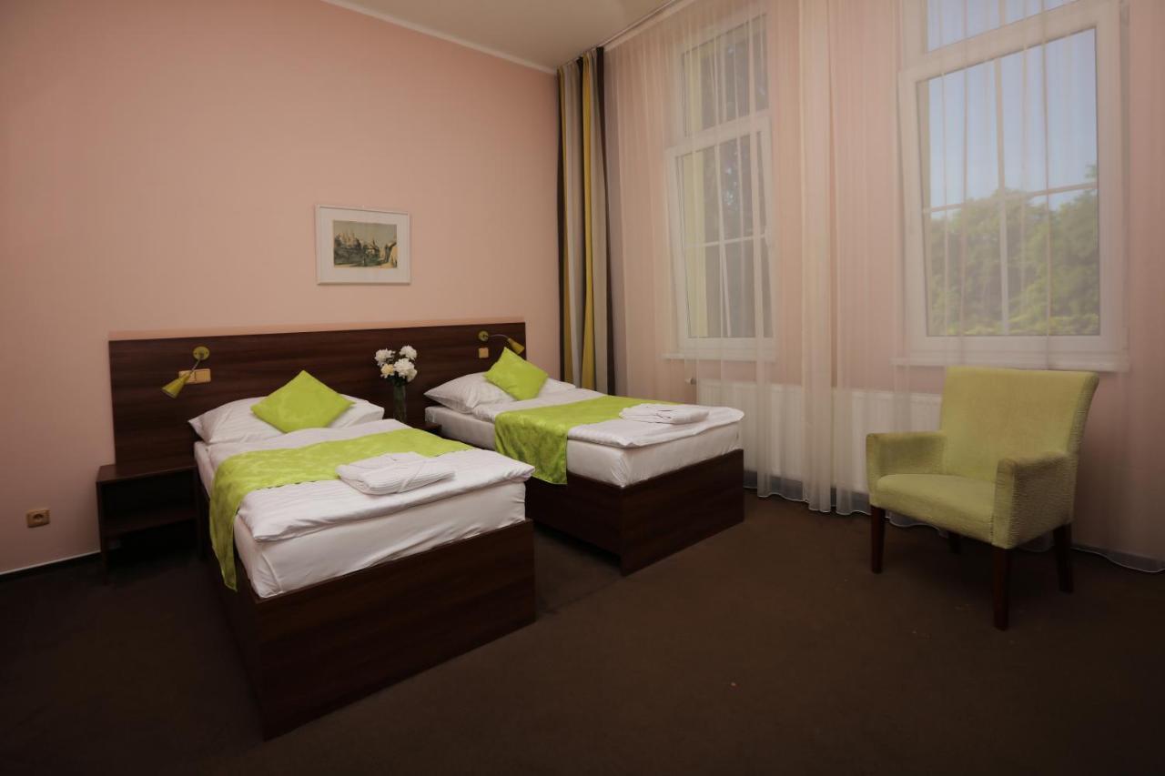 Hotel Zamecek Podebrady Luaran gambar