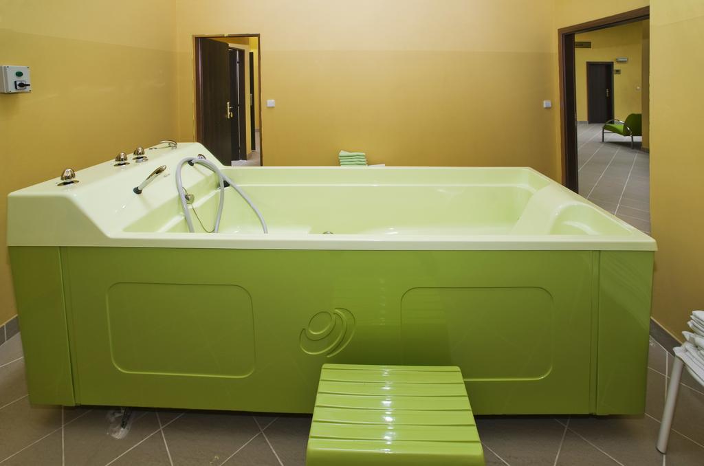 Hotel Zamecek Podebrady Luaran gambar
