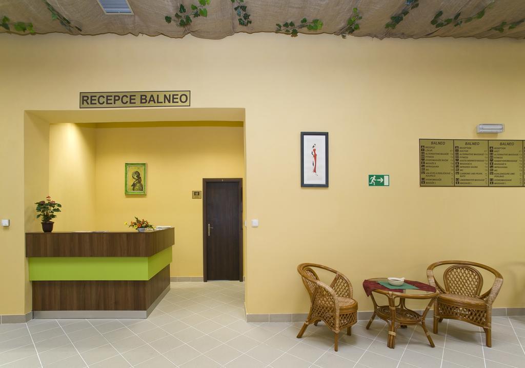 Hotel Zamecek Podebrady Luaran gambar