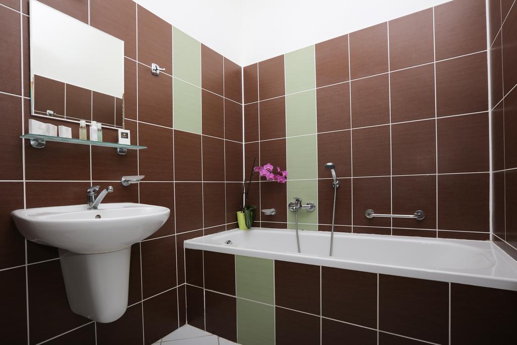 Hotel Zamecek Podebrady Luaran gambar
